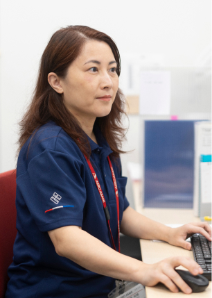 写真：各部署の様子